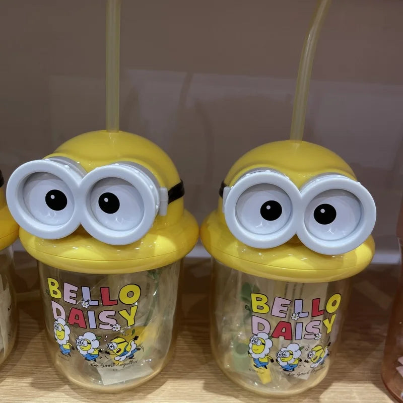 Miniso 590ml Daisy Minions Collection Plastic Bottle With Straw Fancy Minion Series Straw Dudu Cup Surprise Kids Birthday Gifts